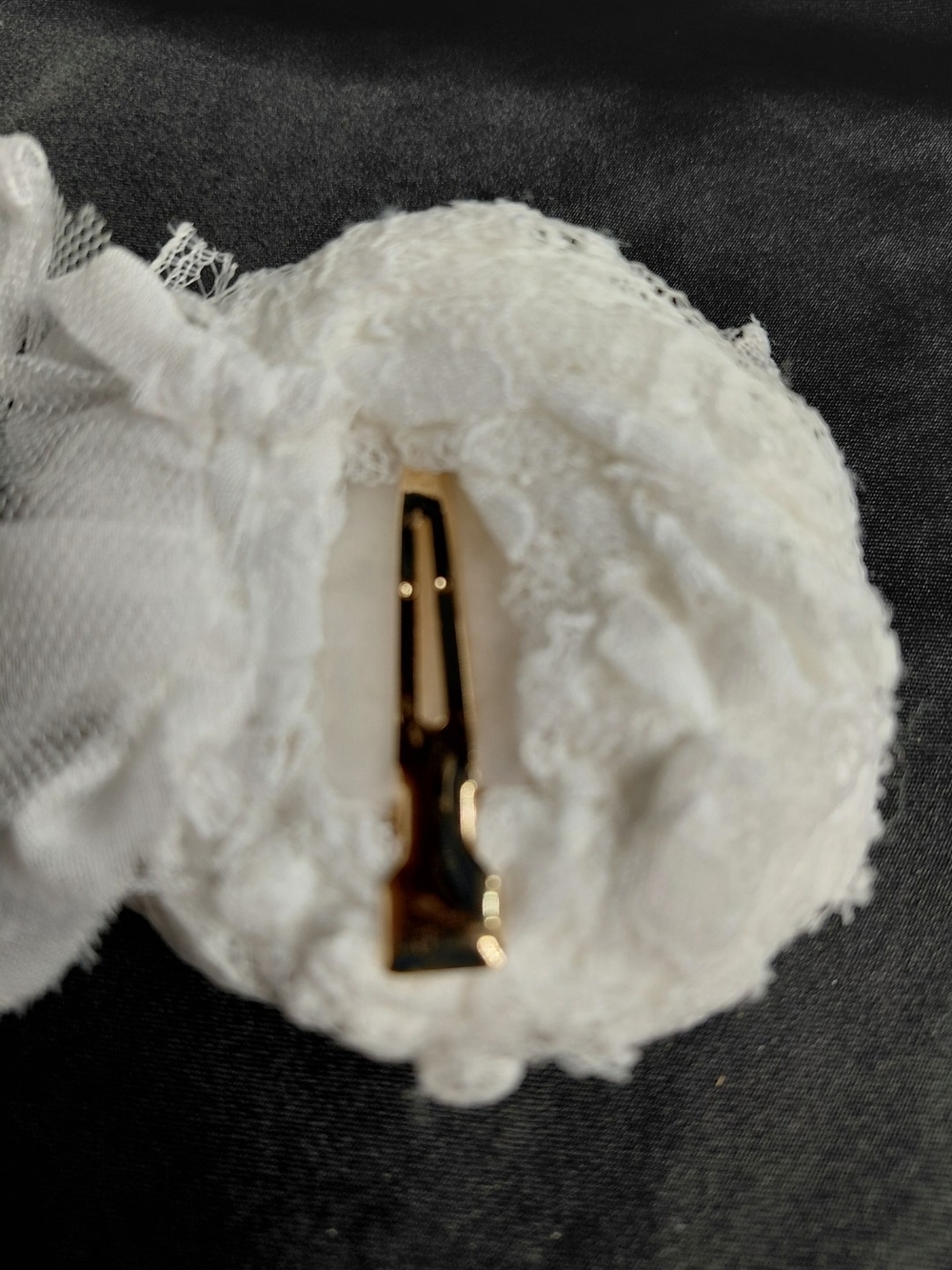 CLIP-ON ROSET WITH LACE - Picture 3 of 15